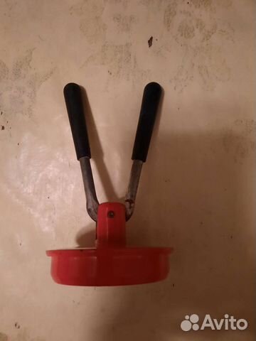 Закаточная машинка для консервирования банок