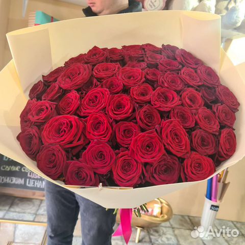Большой букет роз метровые розы 101 роза