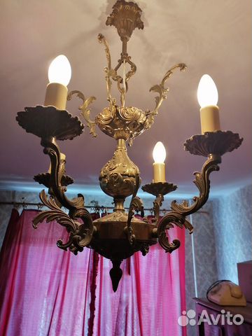 Продам люстру