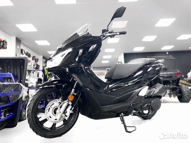 Скутер Vento PCX 200
