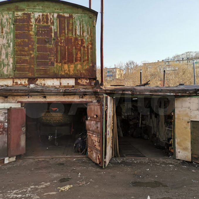 Авито гараж петропавловск камчатский. Камчатка гск 142 гараж 288. Машины в гараже петропавловск-камчатский. Гараж посуточно. Место под капитальный гараж петропавловск камчатский.