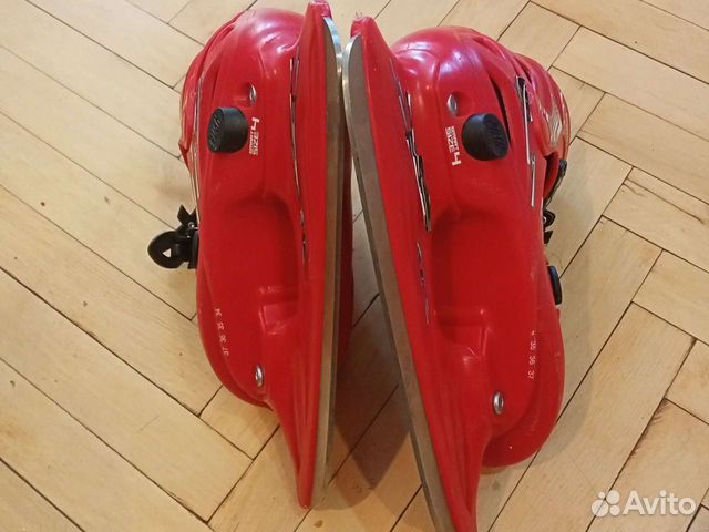 Коньки хоккейные