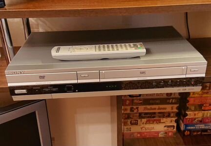 Комбо Sony DVD + VHS (SLV-D970P R) - 2 шт