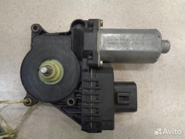 Моторчик стеклоподъемника передний правый Jaguar