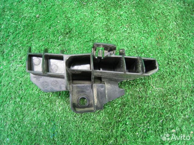 Кронштейн бампера заднего левый Toyota Yaris P13