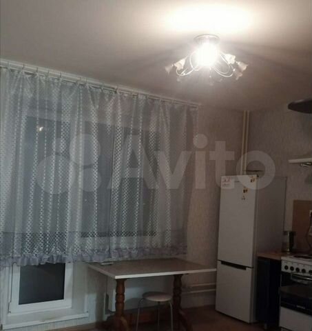 2-к. квартира, 60 м², 4/10 эт.