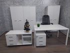 Белая офисная мебель столы тумбы шкафы объявление продам