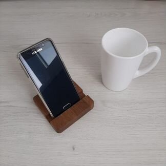 Подставка для телефона из дерева