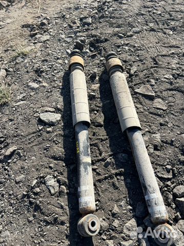 Амортизатор задний Nissan Tiida европа