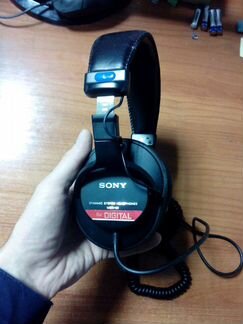 Sony MDR-V6 Made in Japan