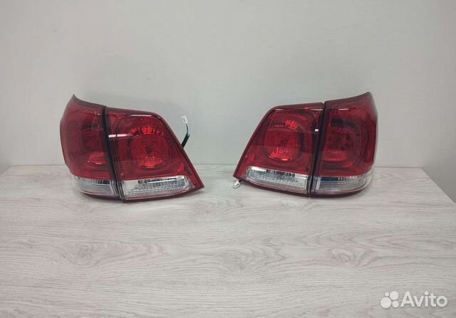 Фонарь задний 1(шт) в крыл Toyota Land cruiser 200