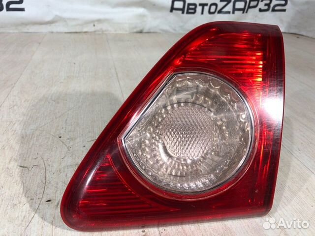 Фонарь крышки багажника правый Toyota Corolla E150