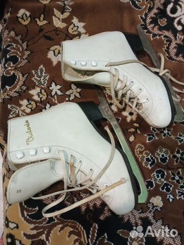 Коньки фигурные для девочки