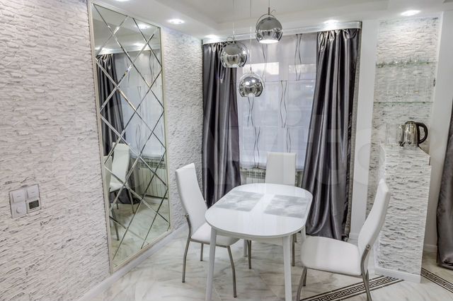 2-к. квартира, 55 м², 1/5 эт.