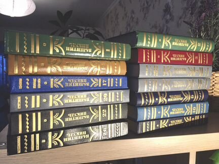 Книги для интерьера и библиотеки