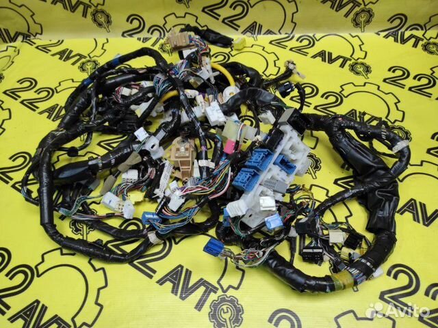 Проводка салона Toyota Noah AZR60 1azfse 05.2002