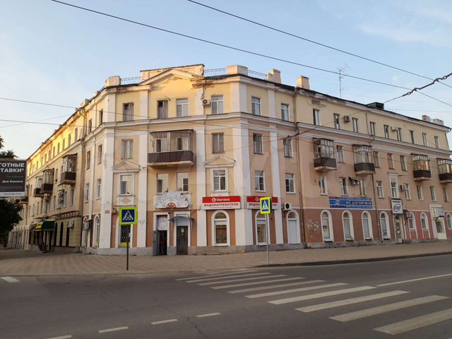 2-к. квартира, 67 м², 2/4 эт.