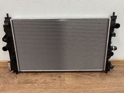 Радиатор chevrolet cruze дизель 2 литра Оригинал