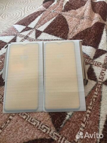 Защитное стекло на телефон