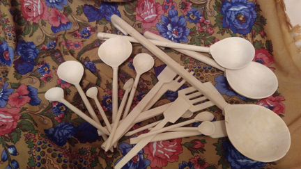 Ложки деревянные, крышки керамические