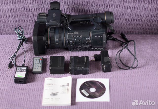 Видеокамера Sony HDR-AX2000E
