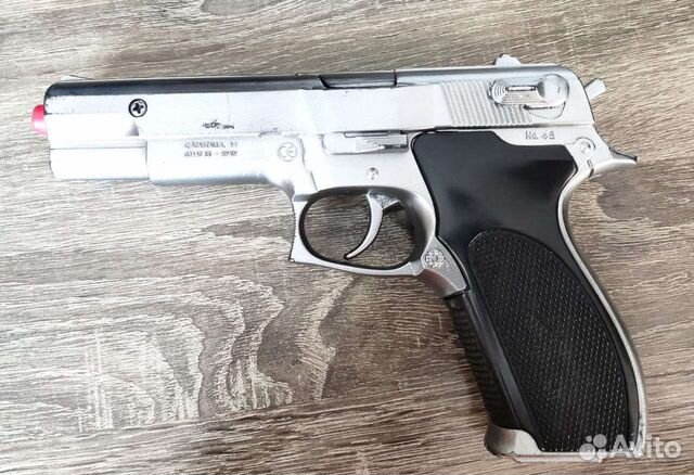 Игрушечный пистолет металлический