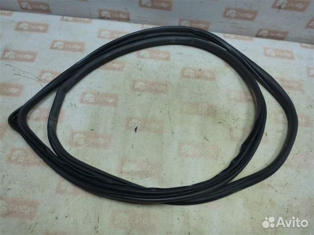 Уплотнительная резинка передняя левая Mazda Cx-7