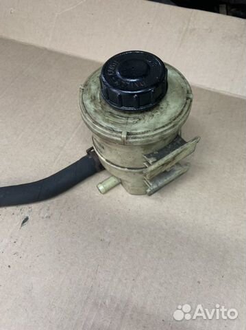 Бачок гура Nissan Almera G15