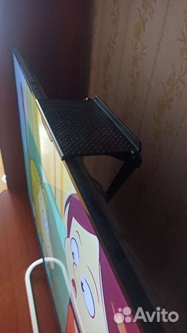 Регулируемая верхняя полка для телевизора