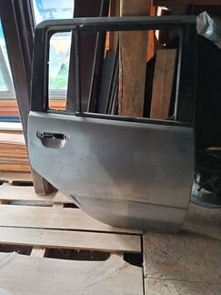 Дверь боковая задняя правая Nissan cube z10