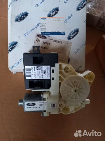 Моторчик стеклоподъемника задний правый Ford Focus