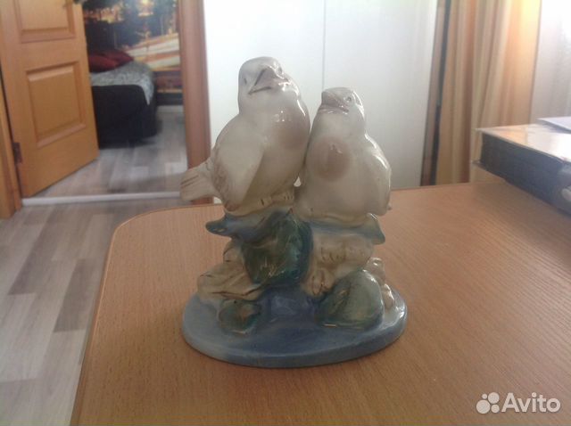 Фарфоровая статуэтка птицы
