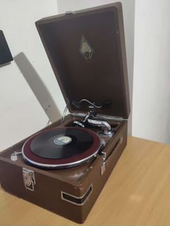 Патефон и Иглы