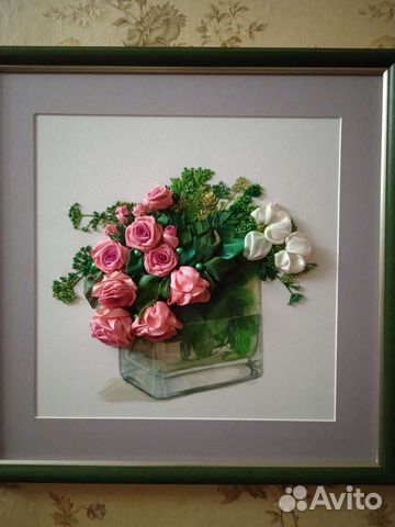 Картина вышитая лентами и бисером жемчугом