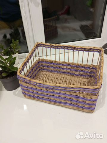 Плетеная корзина, поднос