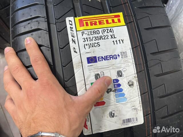 Pirelli P Zero PZ4 315/35 R22