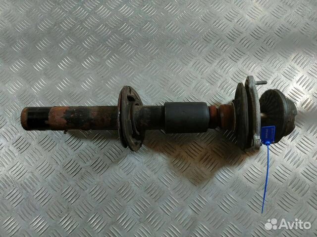 Амортизатор передний Audi A7 4G 2012 4G8413031J