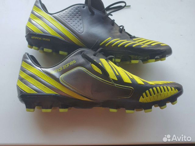 Футбольные бутсы adidas predator