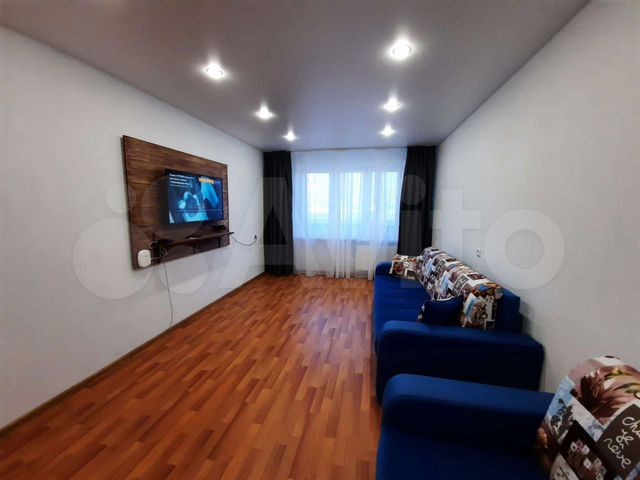 2-к. квартира, 57 м², 1/10 эт.