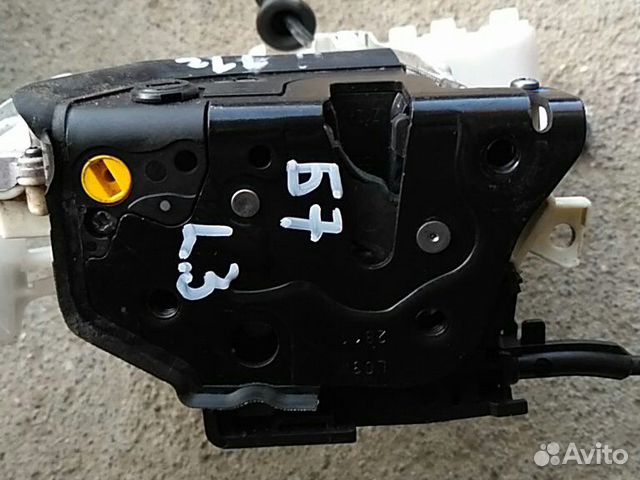 Замок задней левой двери Volkswagen Passat B7