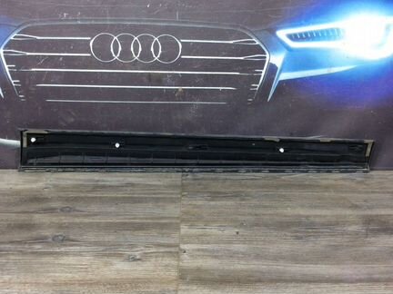 Молдинг двери передний левый Audi Q5 Ауди Q5