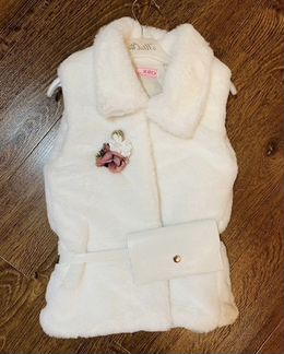 Жилетка на девочку