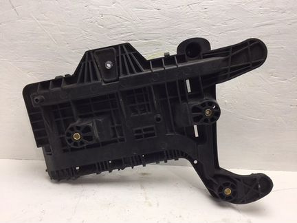 Площадка под акб Volkswagen Tiguan 2.0 tfsi 2014