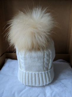 Шапочка с помпоном