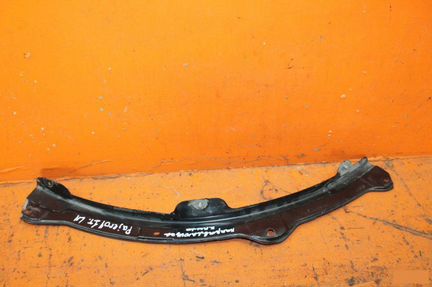 Крепление крыла левое Mitsubishi Pajero 4 2006-Нв