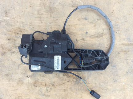 Механизм ручки передней правой двери Mercedes W216