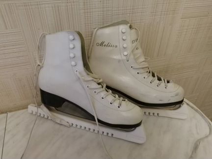 Коньки женские (41 размер)