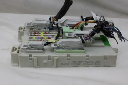 Блок предохранителей BV6N14A073FL Форд Фокус 3