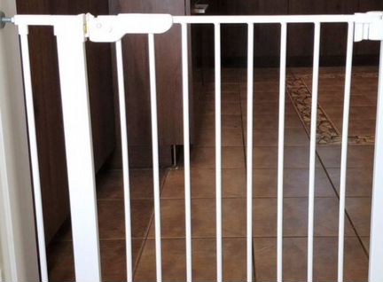 Ворота безопасности в дверной проем