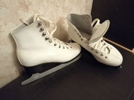Профессиональные фигурные коньки
